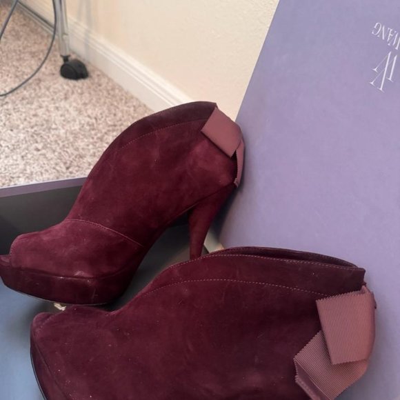 Vera Wang Royce Bootie Heels - Picture 4 of 6